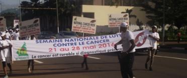 marche au boulevard du 20 mai pour sensibiliser contre le cancer