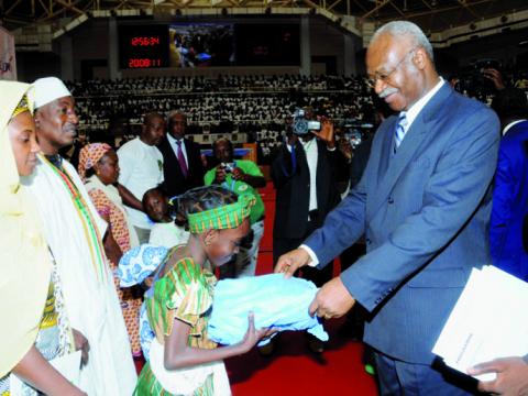 Remise de Milda par le PM au Palais des sports en 2011